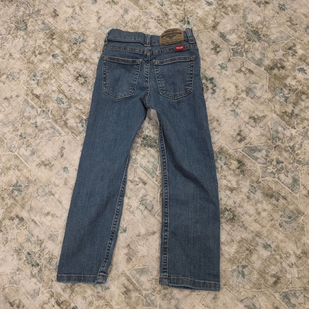 Wrangler Boys Classic Straight Slim Fit Blue Denim Jeans Size 6 Slim - Picture 2 of 7